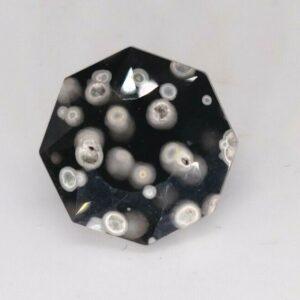 6.60 ct OBSIDIAN w. ULVOSPINEL  -  ITALY