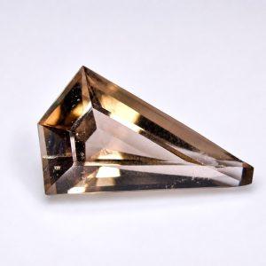 13.65 ct COLOR CHANGE PETALITE  -  MYANMAR