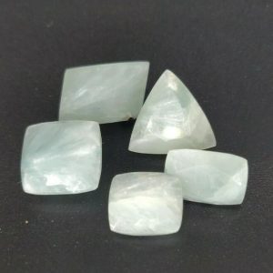 LOT 35 ct 5 pcs BRUCITE  -  RUSSIA