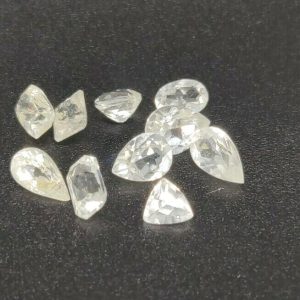 LOT 4.00 ct FORSTERITE  -  MYANMAR