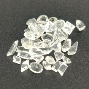 10 ct FORSTERITE  -  MYANMAR