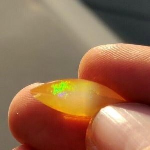 4.00 ct SPECTACULAR CONTRA LUZ WELO OPAL  -  ETHIOPIA