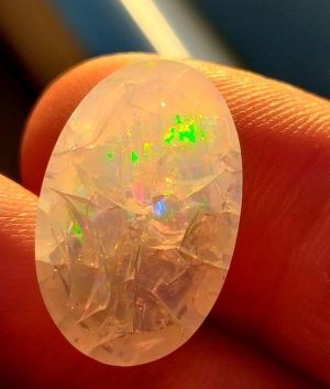 9.65 ct SPECTACULAR CONTRA LUZ WELO OPAL  -  ETHIOPIA