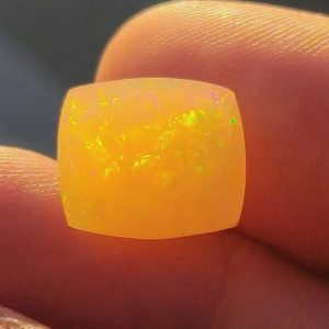 5.50 ct SPECTACULAR CONTRA LUZ WELO OPAL  -  ETHIOPIA
