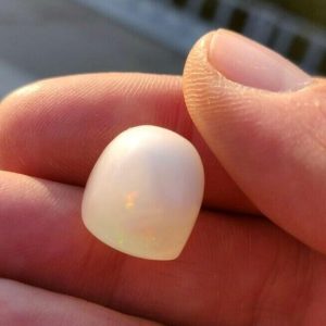 18.25 ct SPECTACULAR CONTRA LUZ WELO OPAL  -  ETHIOPIA