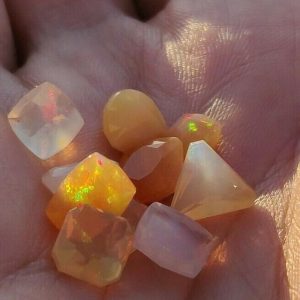 11.75 ct SPECTACULAR CONTRA LUZ WELO OPAL  -  ETHIOPIA