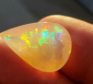 9.70 ct SPECTACULAR CONTRA LUZ WELO OPAL -  ETHIOPIA