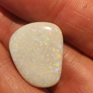 12.47 ct MULTICOLOR NON DIRECTIONAL SOLID OPAL  -  AUSTRALIA