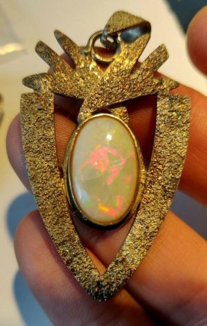 45.85 ct MULTICOLOR PENDANT SOLID OPAL  -  AUSTRALIA