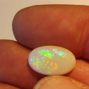 4.65 ct BRIGHT COLOURFUL FLASHES OPAL  -  AUSTRALIA