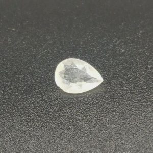 0.65 ct PERICLASE  -  ITALY