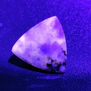 5.95 ct SCAPOLITE  UV COLORCHANGE  -  AFGHANISTAN