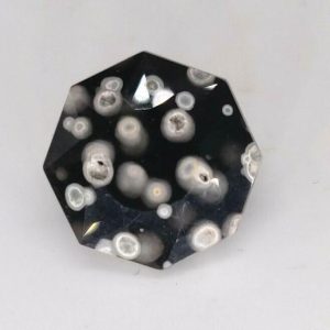 6.60 ct OBSIDIAN w. ULVOSPINEL  -  ITALY