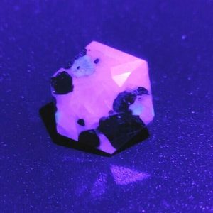 10.53 ct FRANKLINITE, WILLEMITE, ZINCITE  -  USA