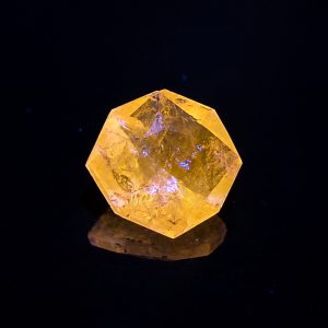 0.92 ct HACKMANITE  -  MYANMAR