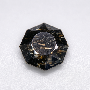 11.77 ct NUUMITE  -  GREENLAND