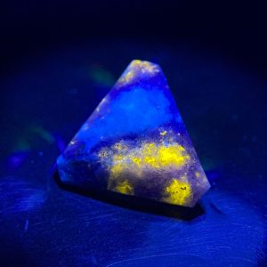 6.10 ct SCAPOLITE  UV COLORCHANGE  -  AFGHANISTAN