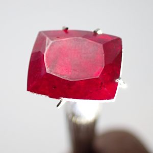 17.97 ct  MUSEUMSGEM CUPRITE  -  NAMIBIA