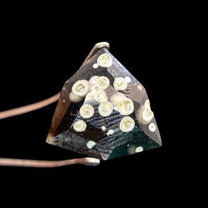 5.81 ct ULVOSPINEL IN BLACK OBSIDIAN - MADAGASCAR