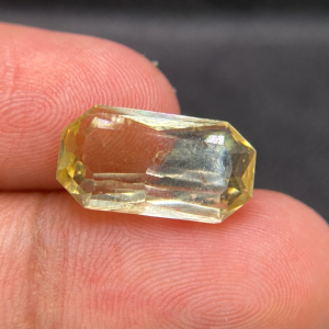 6.04 ct LABRADORITE  -  MADAGASCAR