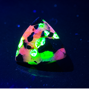 9.05 ct TriGem Franklinite Willemite Zincite - USA
