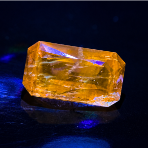 5.75 ct SCAPOLITE UV  -  MYANMAR