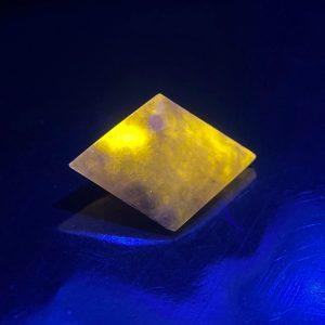 1.68 ct SCAPOLITE UV COLORCHANGE  -  PAKISTAN