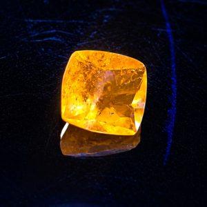 0.19 ct HACKMANITE UV  -  PAKISTAN
