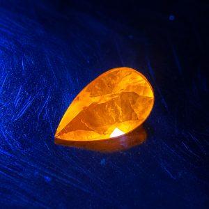 HACKMANITE UV CALIBRATED 3.5 x 2.5  -  PAKISTAN