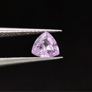 0.30 ct PURPLE APATITE  MAINE - USA