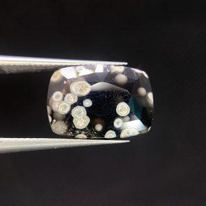 4.98 ct OBSIDIAN WITH ULVOSPINEL - ITALY