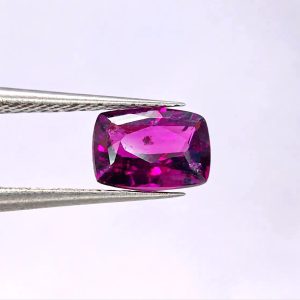 1.06 ct RHODOLITE GARNET - BRAZIL