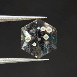 3.78 ct OBSIDIAN WITH ULVOSPINEL - ITALY