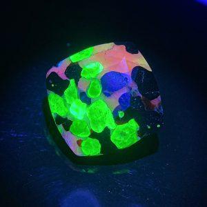 11.82 ct TriGem Franklinite Willemite Zincite - USA