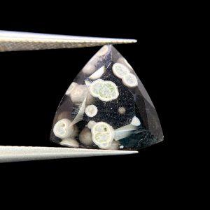 4.72 ct OBSIDIAN WITH ULVOSPINEL - ITALY