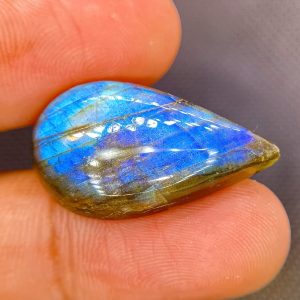 23.47 ct LABRADORITE  -  MADAGASCAR